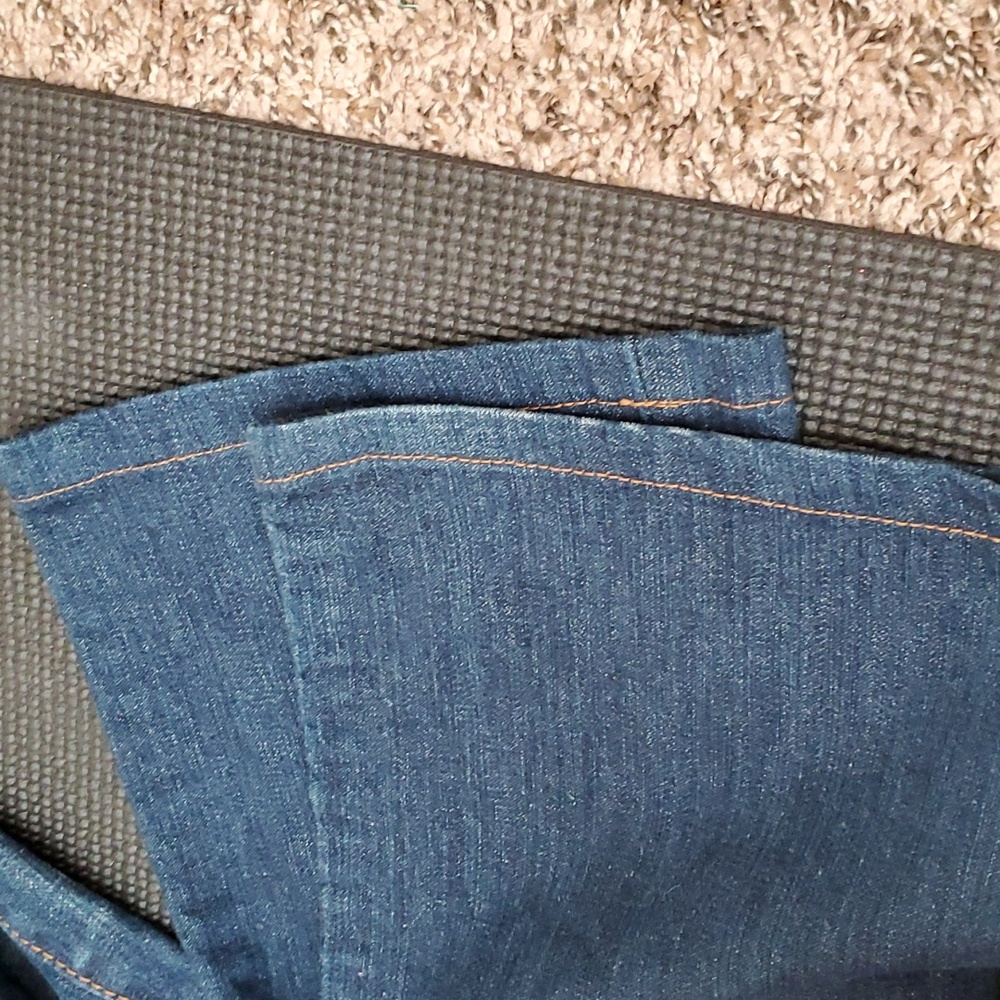 Size 27.  7" Rise. 31 Inseam. - Picture 10 of 12